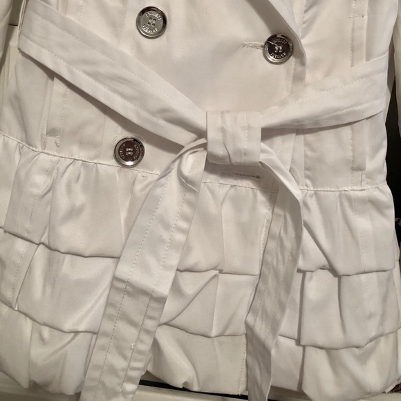 Express White Ruffle Trench - Picture 6 of 9